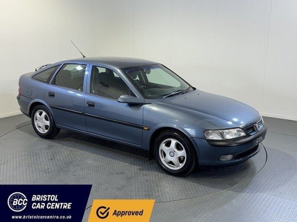 1998 Vauxhall Vectra i Arctic II Hatchback Petrol Manual