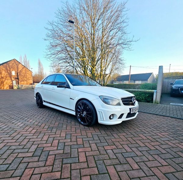 MERCEDES C63 AMG